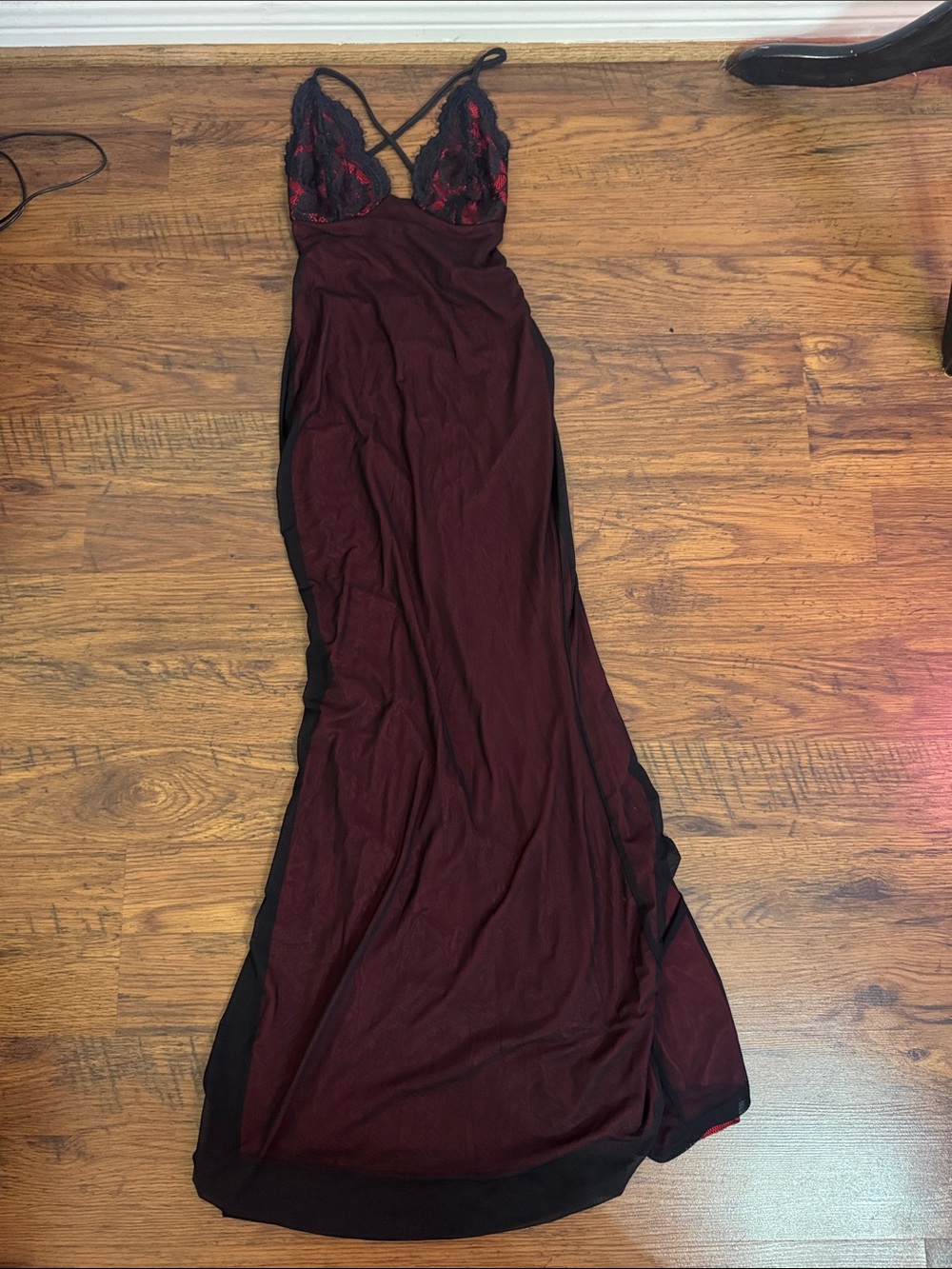 SHEIN Burgundy Maxi Slip Dress with Black Lace 17.2.B.1